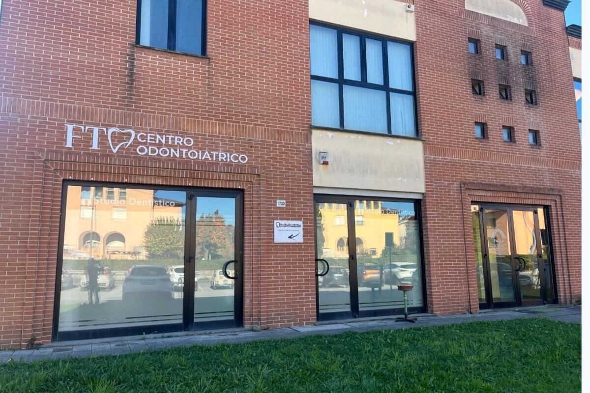 Studio dentistico FT Centro Odontoiatrico Lucca Sant'Alessio — implantologia allineatori